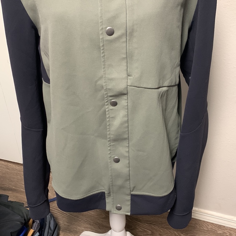 Lululemon jacket - Picture 3 of 7